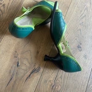 John Fluevog peep toed shoes